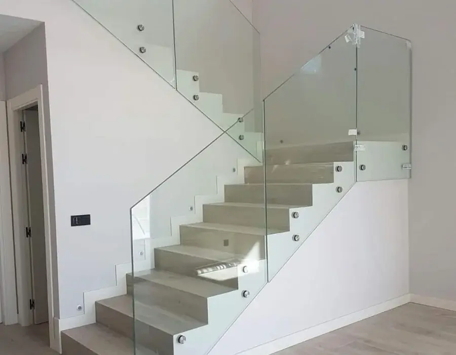 Garde-corps verre escalier